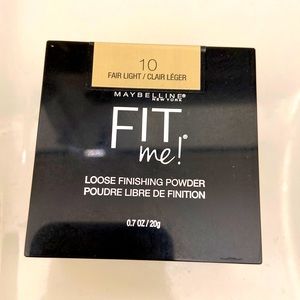 Maybelline Fit Me! Loose finishing powder in 10 Fair Light